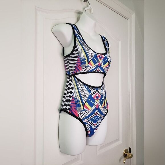 NWT Ekouaer Swimsuit One Piece - Picture 2 of 6